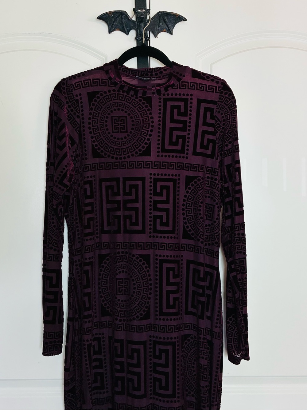 Gothic Women's Long Sleeve Deep Plum Dress with Velvet and Sheet material 3X - Picture 3 of 12